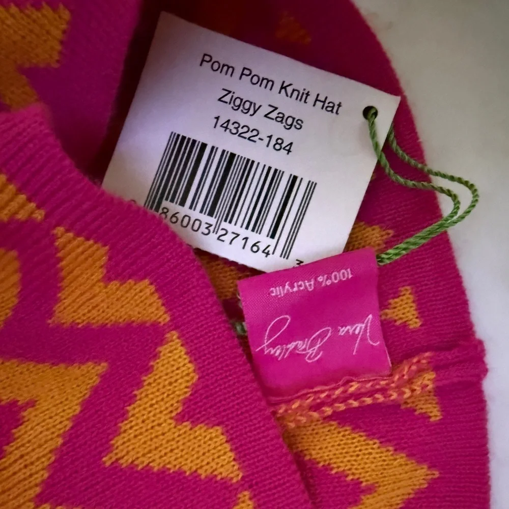 Women's VERA BRADLEY Lightweight Pink Orange Chevron Hat Beanie Pom Pom NEW